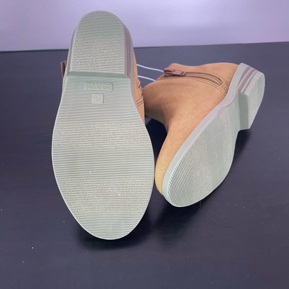 BNWT size 8 Tan Ankle Boots from Old Navy - Picture 6 of 6